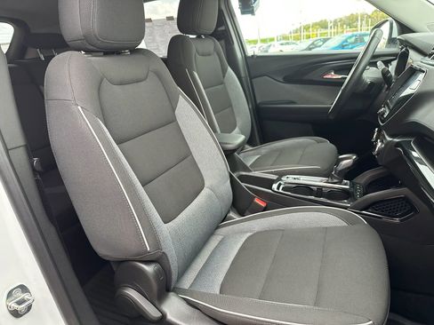Used 2023 Chevrolet TrailBlazer LT AWD/4WD image 11