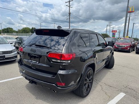 Used 2019 Jeep Grand Cherokee Altitude AWD/4WD image 7