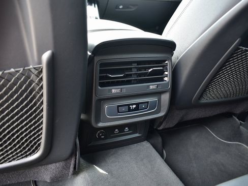 Used 2025 Audi Q7 3.0T Premium Plus image 24