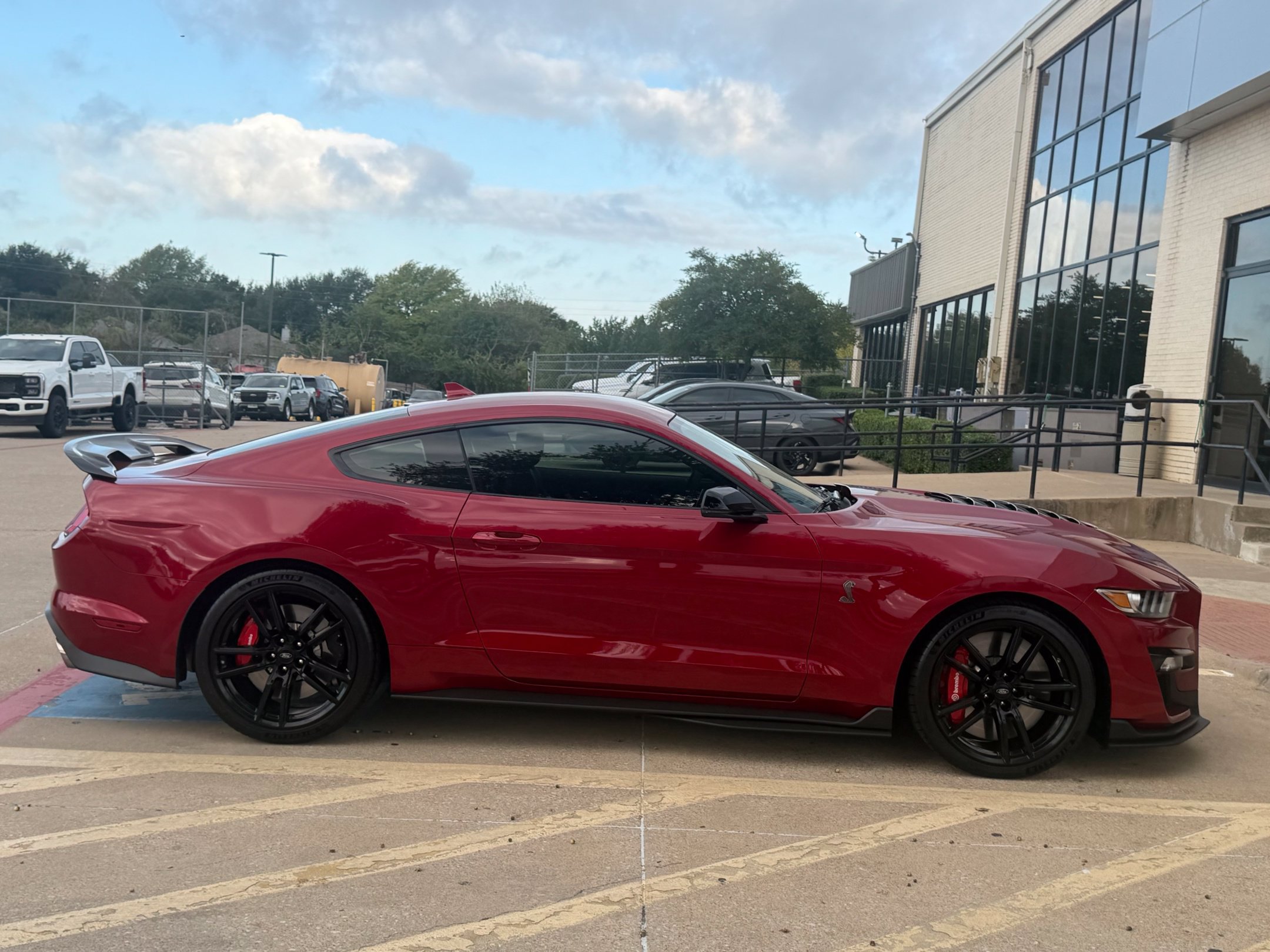 Used 2021 Ford Mustang Shelby GT500 w/ Technology Package RWD image 7