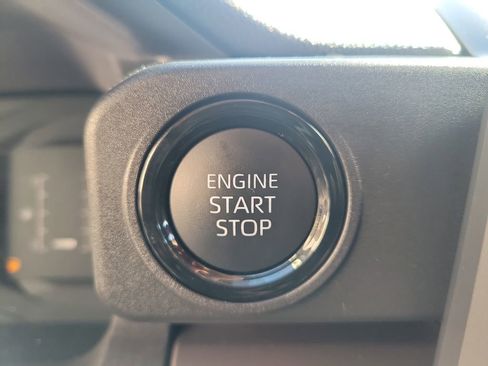 Used 2025 Toyota Tacoma SR5 image 32