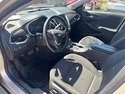 Used 2016 Chevrolet Malibu LT image 9