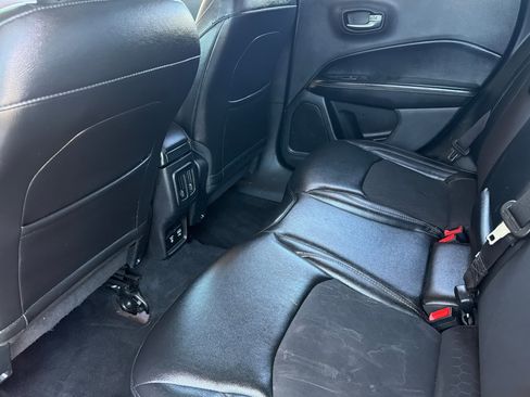 Used 2018 Jeep Compass Latitude w/ Popular Equipment Group AWD/4WD image 13
