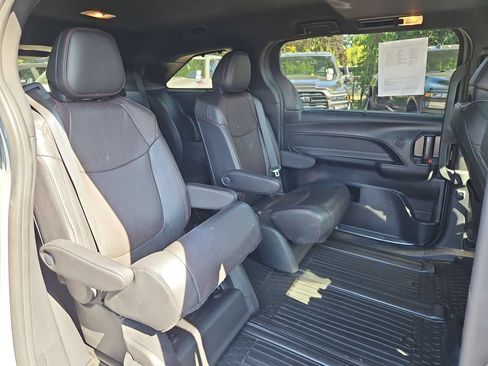 Used 2025 Toyota Sienna XSE w/ XSE Premium Package AWD/4WD image 15
