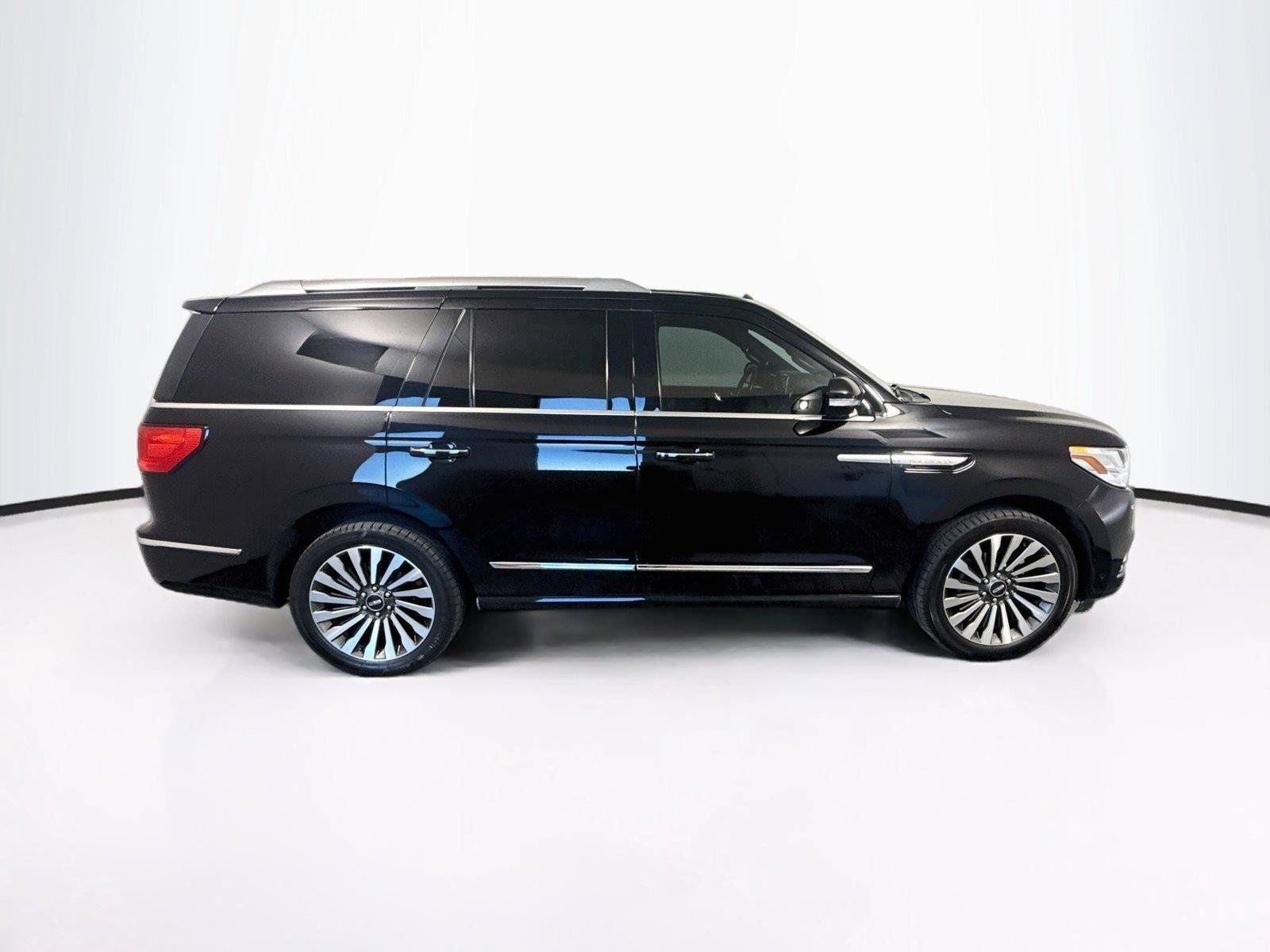 Used 2020 Lincoln Navigator Reserve RWD image 6