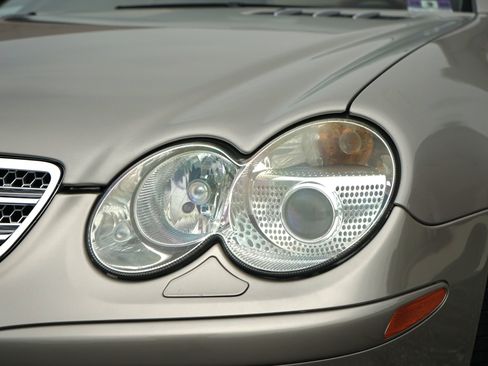 Used 2005 Mercedes-Benz SL 500 image 12