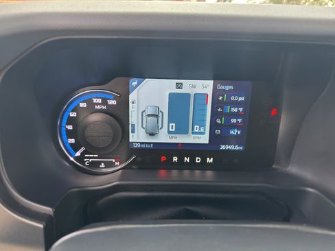 Used 2023 Ford Bronco Black Diamond w/ Sasquatch Package image 18