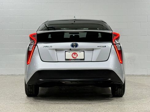 Used 2017 Toyota Prius Two image 7