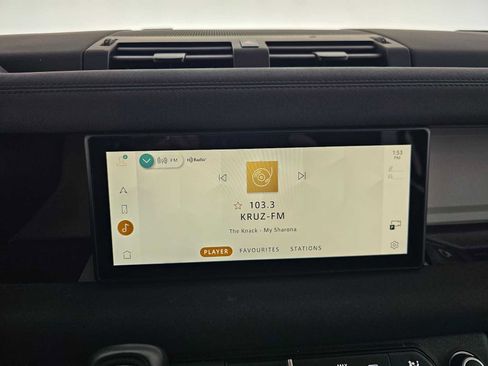 Used 2023 Land Rover Defender 110 S image 25