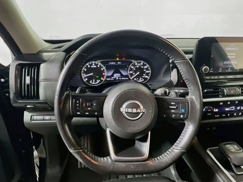 Used 2024 Nissan Pathfinder SV FWD image 17