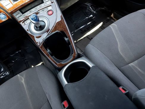 Used 2014 Toyota Prius Two FWD image 16