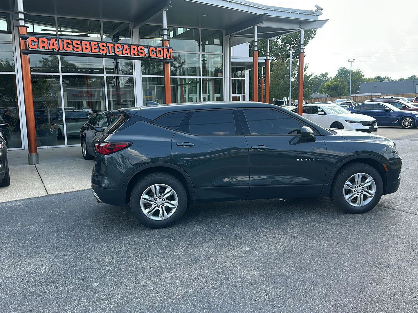 Used 2019 Chevrolet Blazer LT w/ LPO, Cargo Package FWD image 2