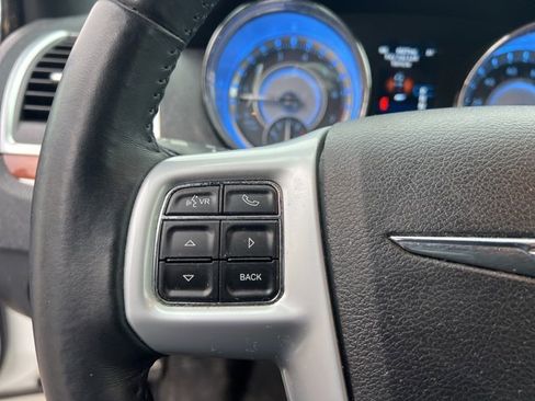 Used 2014 Chrysler 300 AWD w/ Driver Convenience Group image 24