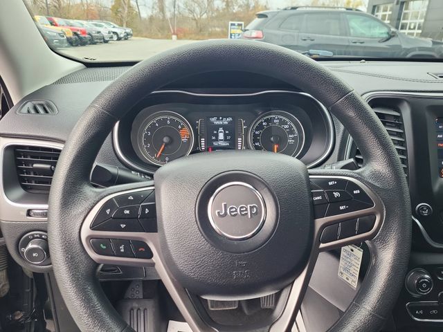 Used 2019 Jeep Cherokee Latitude w/ Popular Appearance Group AWD/4WD image 4