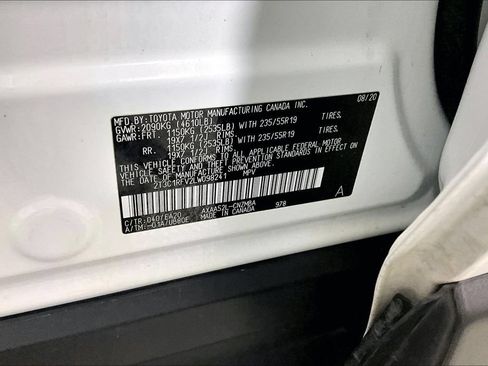 Used 2020 Toyota RAV4 XLE Premium FWD image 26