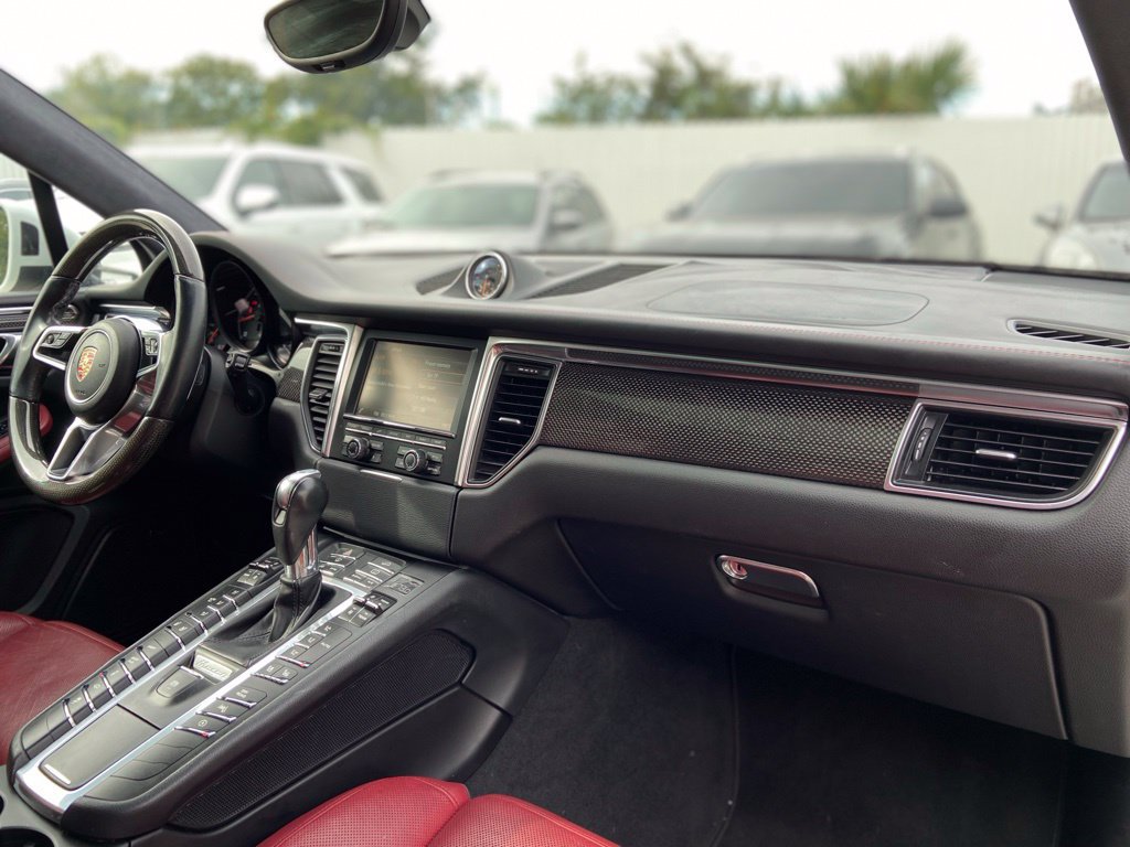 Used 2015 Porsche Macan Turbo AWD/4WD image 17