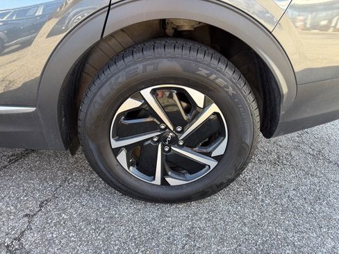 Used 2023 Kia Sportage LX image 29