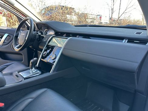 Used 2020 Land Rover Discovery Sport S image 24