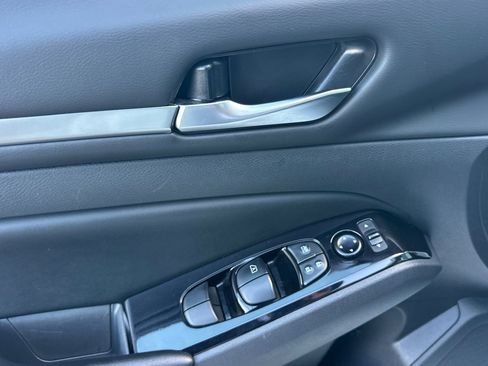 Used 2024 Nissan Altima 2.5 SR image 11