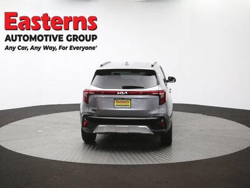 Used 2024 Kia Seltos EX AWD/4WD image 39