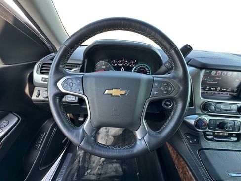 Used 2016 Chevrolet Suburban LTZ image 12