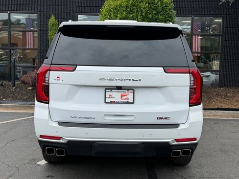 Used 2025 GMC Yukon XL Denali RWD image 14