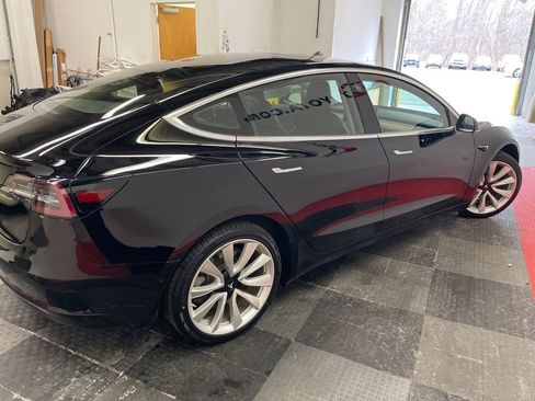 Used 2018 Tesla Model 3 Mid Range image 11