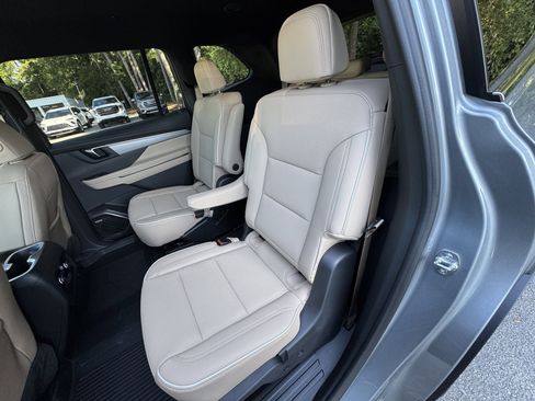 Used 2026 Buick Enclave Preferred w/ Power Package FWD image 16