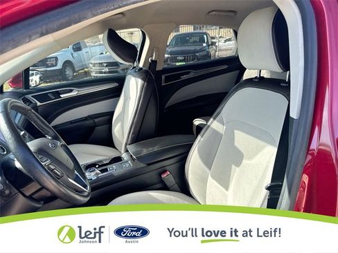 Certified 2020 Ford Fusion SE w/ Equipment Group 151A image 17