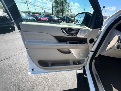 Used 2020 Lincoln Navigator Reserve w/ Luxury Package AWD/4WD image 12