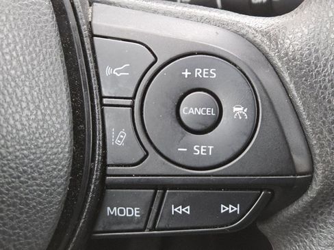 Used 2023 Toyota RAV4 XLE image 5