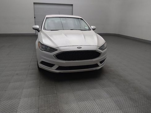 Used 2018 Ford Fusion SE FWD image 14
