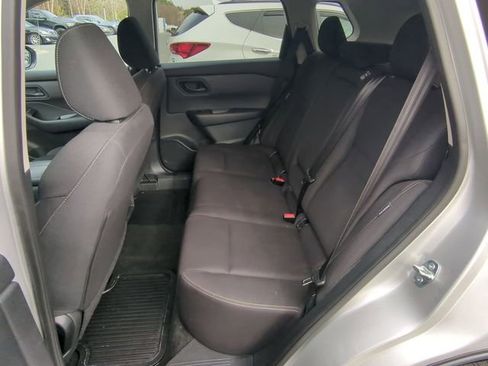 Used 2024 Nissan Rogue S image 37