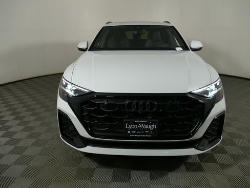 New 2026 Audi Q8 Prestige image 8