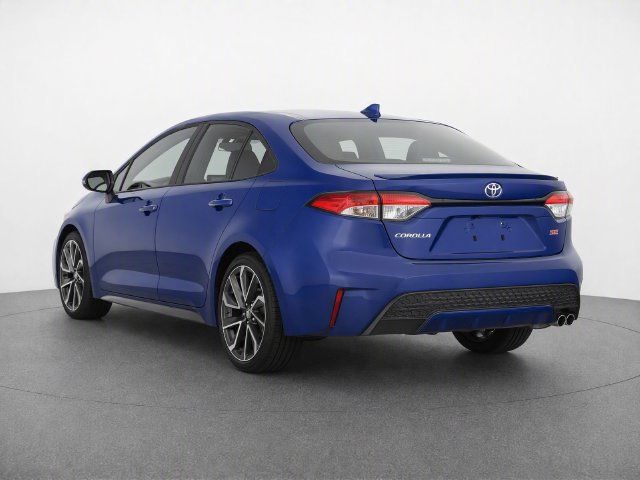 Used 2021 Toyota Corolla SE FWD image 3