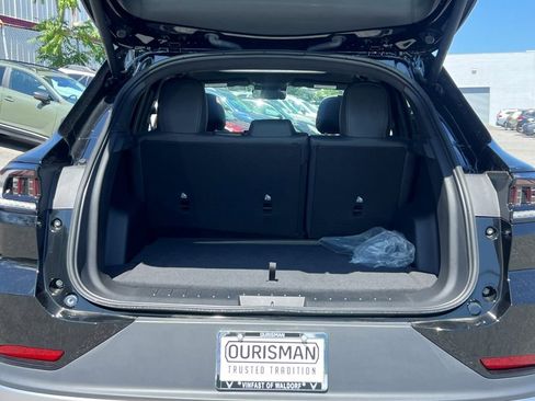 New 2025 VinFast VF 8 Plus image 15