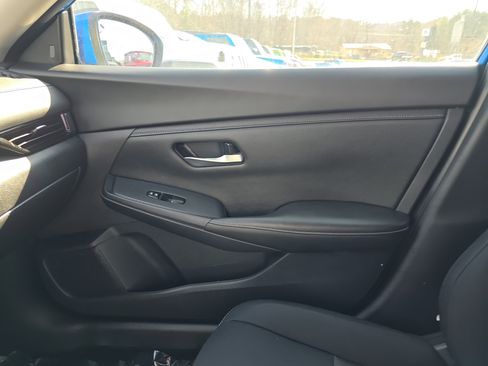 Used 2023 Nissan Sentra SV image 24