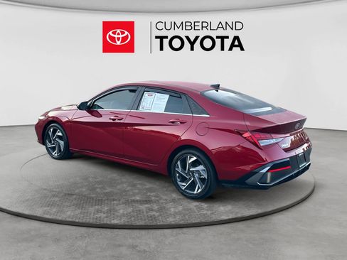 Used 2025 Hyundai Elantra Limited FWD image 3