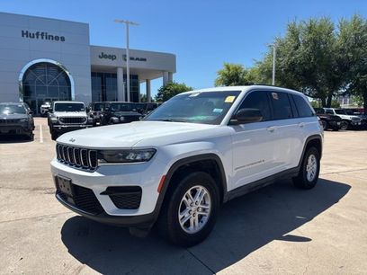Certified 2025 Jeep Grand Cherokee Laredo w/ Luxury Tech Group I