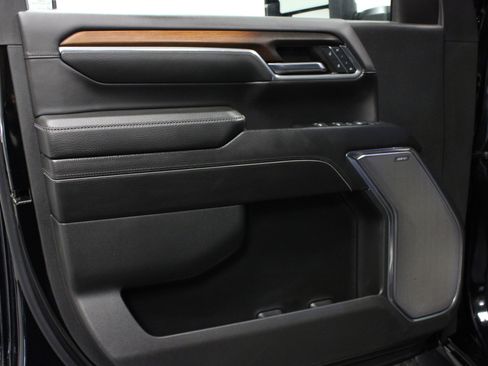 Used 2024 GMC Sierra 3500 Denali w/ Denali Reserve Package image 11