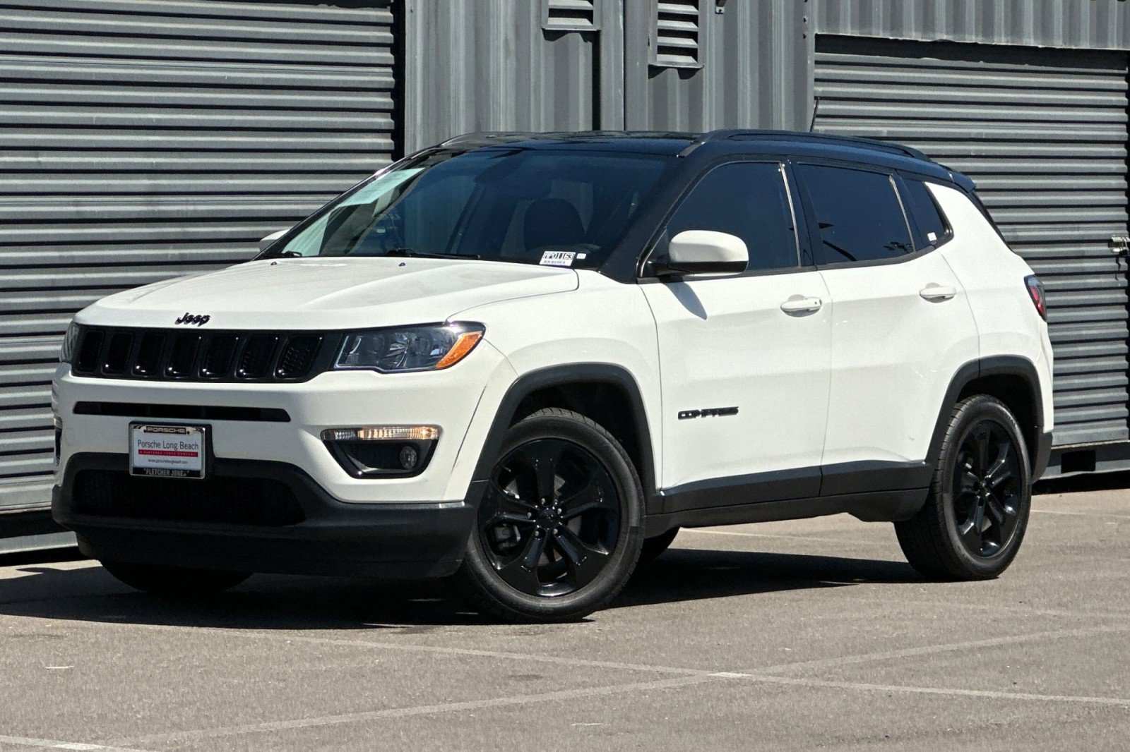 Used 2019 Jeep Compass Latitude FWD image 1