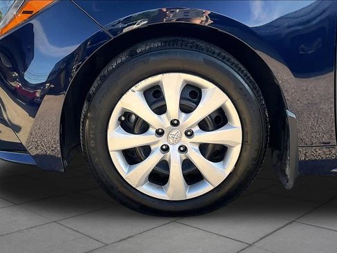 Used 2025 Toyota Corolla LE FWD image 11