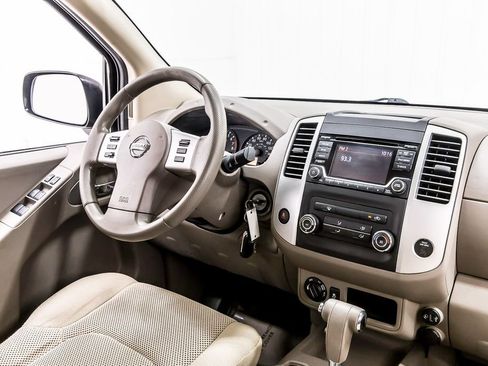 Used 2018 Nissan Frontier SV AWD/4WD image 19