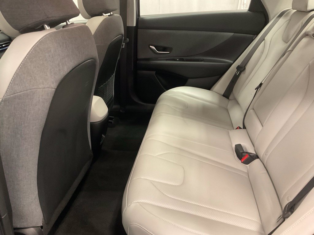 Used 2025 Hyundai Elantra Limited FWD image 30