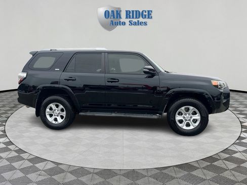 Used 2018 Toyota 4Runner SR5 Premium image 4
