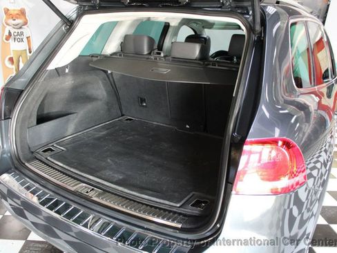 Used 2013 Volkswagen Touareg Sport image 24