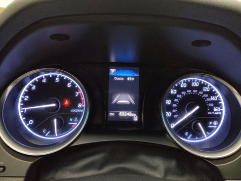 Used 2018 Toyota Camry LE image 23