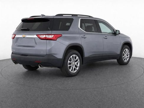 Used 2020 Chevrolet Traverse LT w/ LT Premium Package FWD image 4