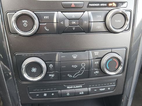 Certified 2018 Ford Explorer XLT image 26