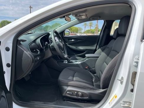 Used 2025 Chevrolet Malibu LT FWD image 10
